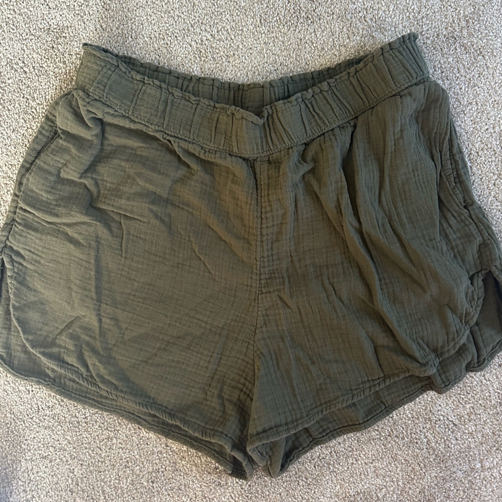 Universal Thread Olive Green Women Shorts